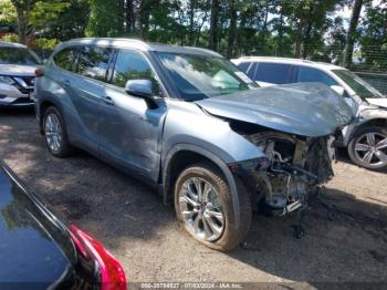  Salvage Toyota Highlander