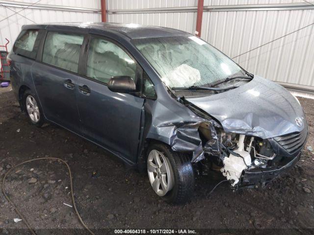  Salvage Toyota Sienna