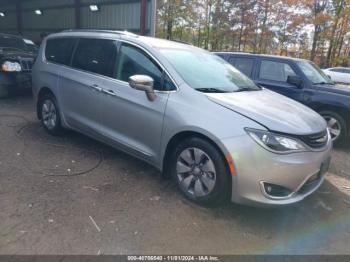  Salvage Chrysler Pacifica