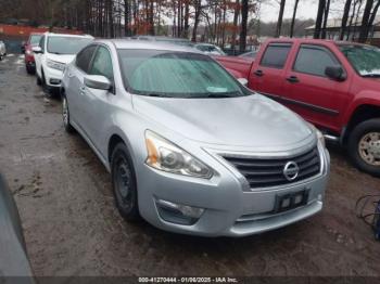  Salvage Nissan Altima