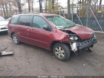  Salvage Toyota Sienna