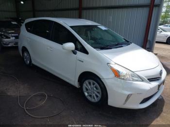  Salvage Toyota Prius v