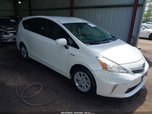  Salvage Toyota Prius v