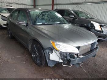 Salvage Chrysler 200