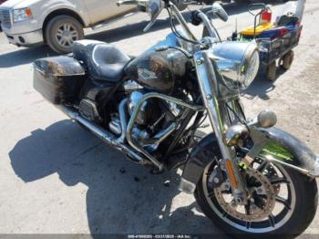  Salvage Harley-Davidson Flhr