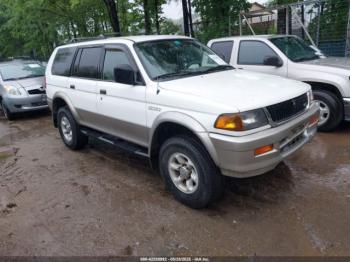  Salvage Mitsubishi Montero Sport