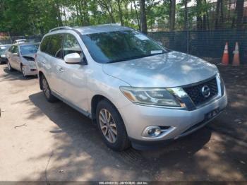  Salvage Nissan Pathfinder