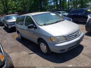  Salvage Toyota Sienna