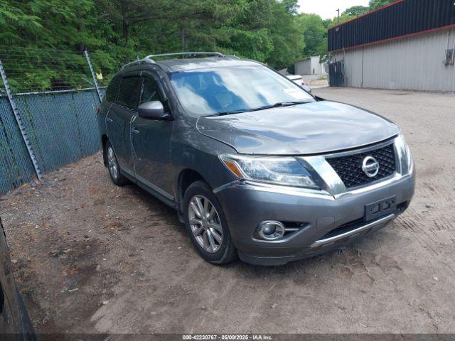 Salvage Nissan Pathfinder