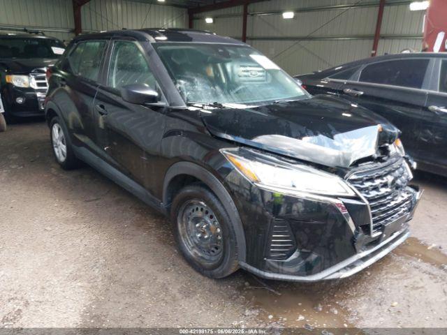  Salvage Nissan Kicks
