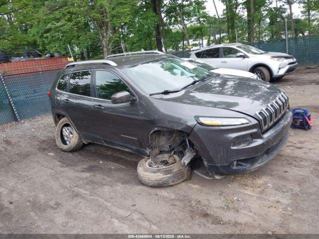  Salvage Jeep Cherokee