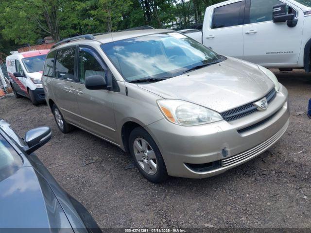  Salvage Toyota Sienna