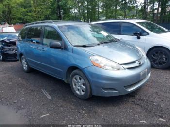  Salvage Toyota Sienna