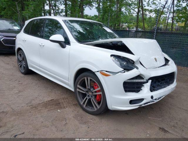  Salvage Porsche Cayenne