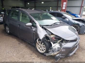  Salvage Toyota Prius v