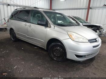  Salvage Toyota Sienna