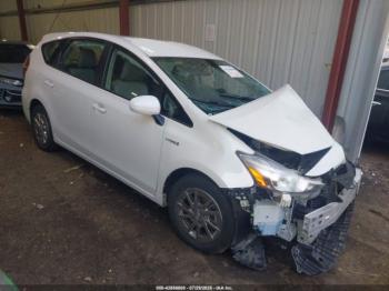  Salvage Toyota Prius v
