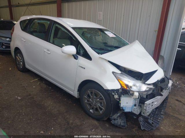  Salvage Toyota Prius v