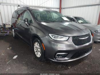  Salvage Chrysler Pacifica