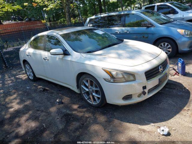  Salvage Nissan Maxima