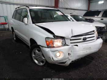  Salvage Toyota Highlander
