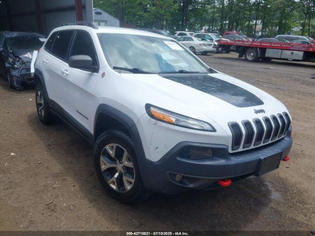  Salvage Jeep Cherokee