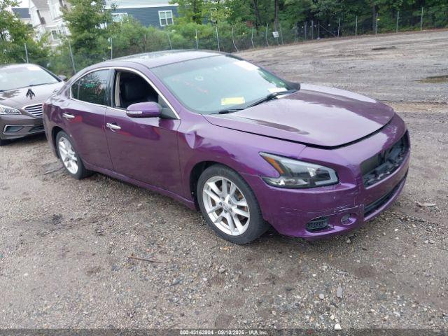  Salvage Nissan Maxima