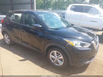  Salvage Nissan Kicks