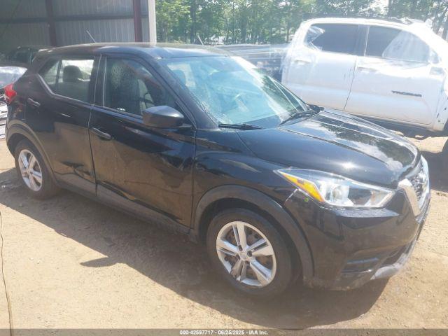  Salvage Nissan Kicks