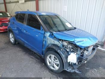  Salvage Nissan Kicks