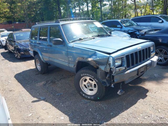  Salvage Jeep Cherokee