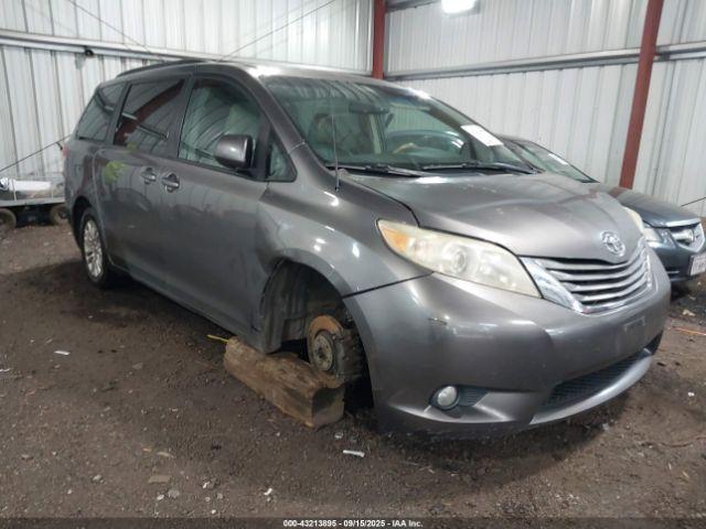  Salvage Toyota Sienna