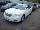 Toyota Camry Le Image 2