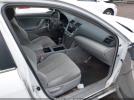 Toyota Camry Le Image 4