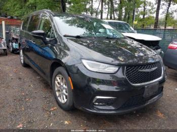  Salvage Chrysler Pacifica