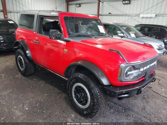  Salvage Ford Bronco