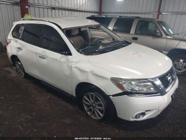  Salvage Nissan Pathfinder
