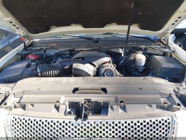 GMC Yukon Denali Image 5