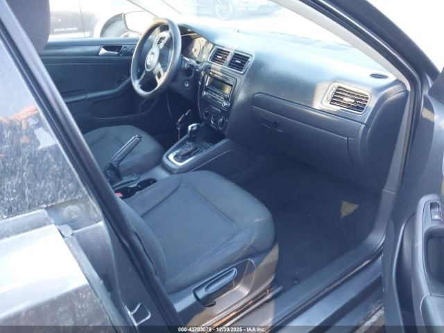 Volkswagen Jetta 2.0l S Image 4