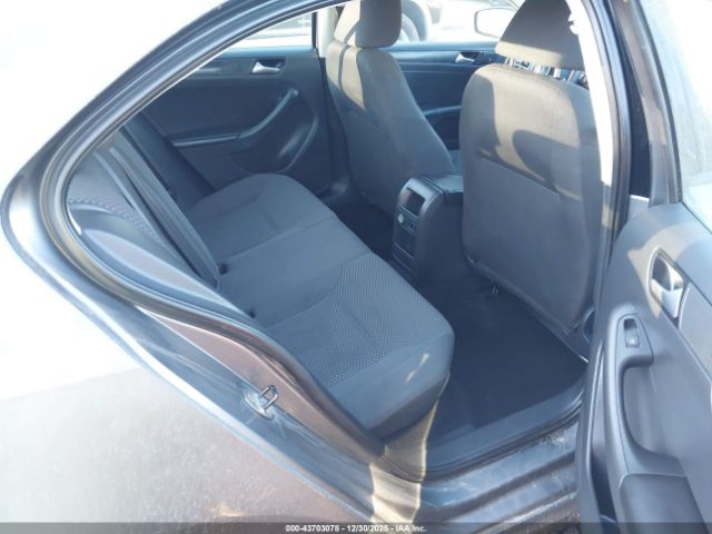 Volkswagen Jetta 2.0l S Image 9