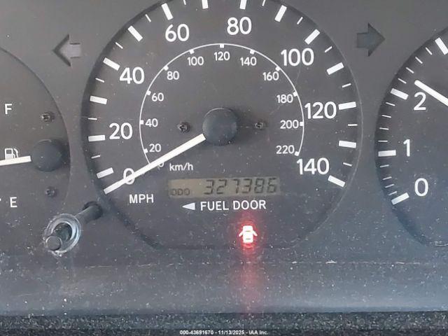 Toyota Camry Ce Image 8