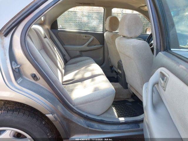 Toyota Camry Ce Image 2