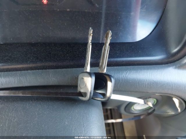 Toyota Camry Ce Image 11