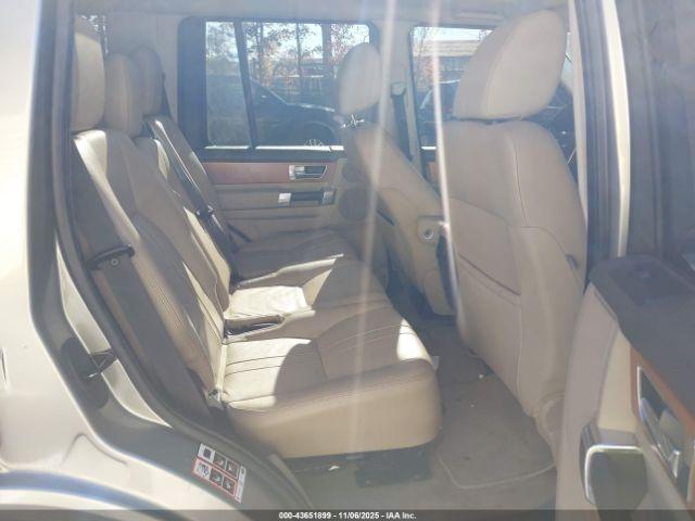 Land Rover LR4 Image 2