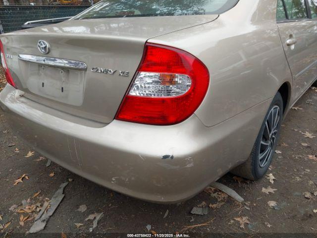 Toyota Camry Xle Image 9