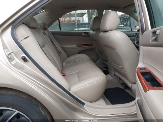 Toyota Camry Xle Image 10