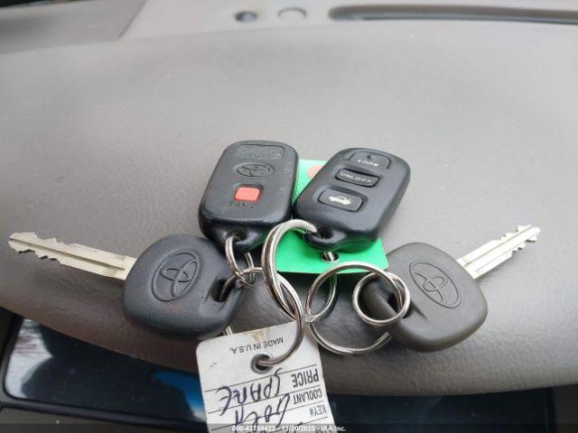 Toyota Camry Xle Image 11