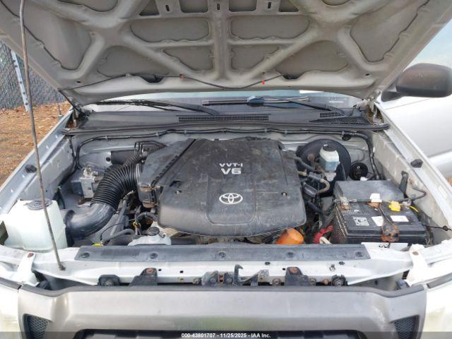 Toyota Tacoma Prerunner V6 Image 13