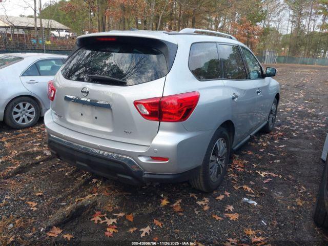 Nissan Pathfinder Sv Image 3