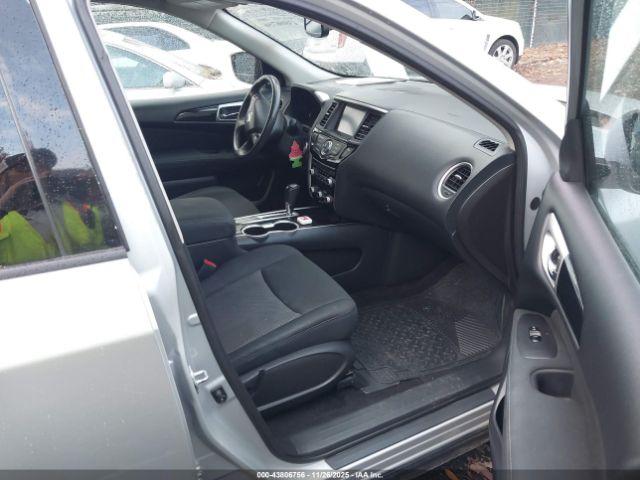 Nissan Pathfinder Sv Image 11